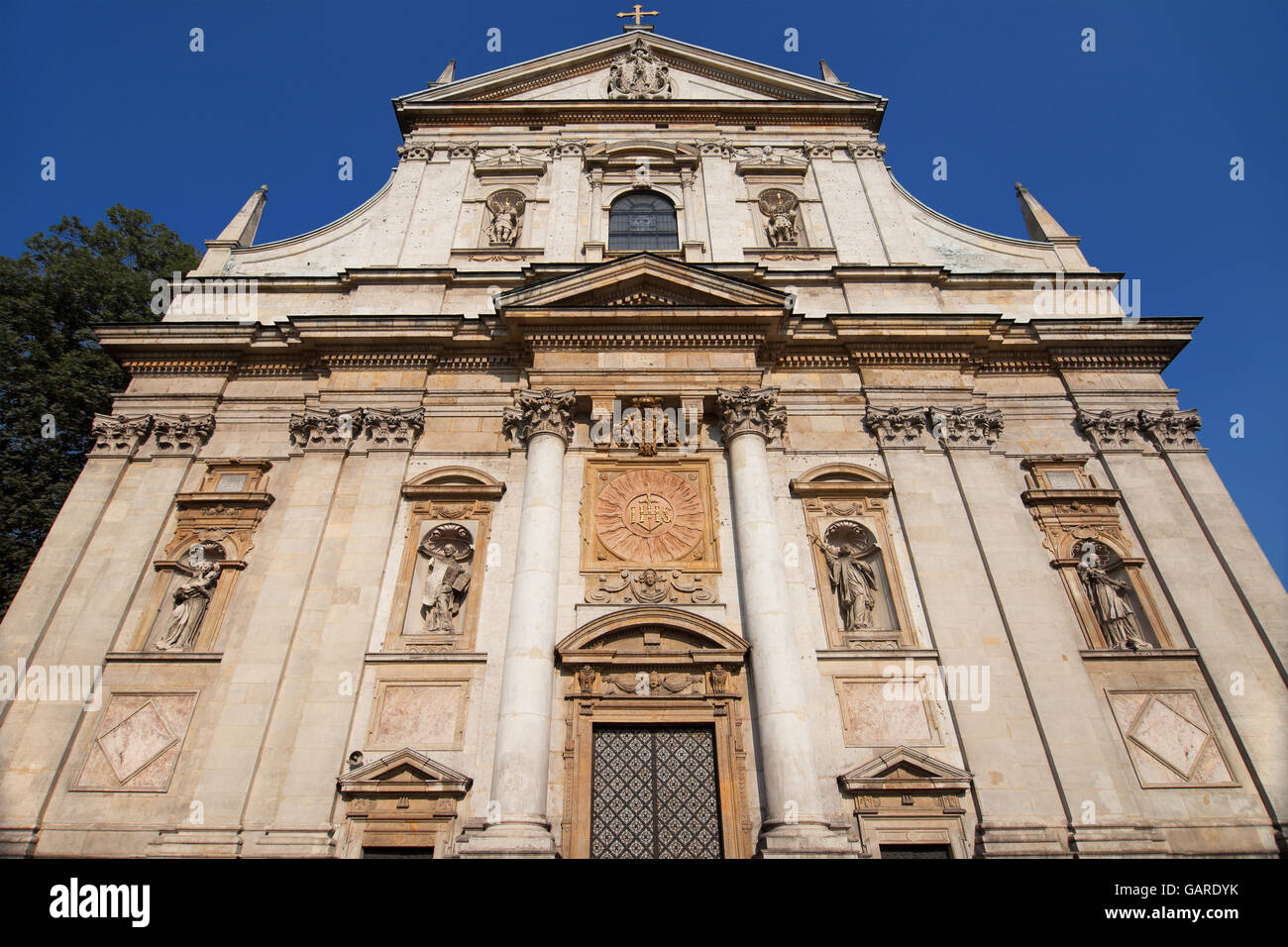 Facciata barocca dei Santi Pietro e Paolo Chiesa di Cracovia, in Polonia. Foto Stock