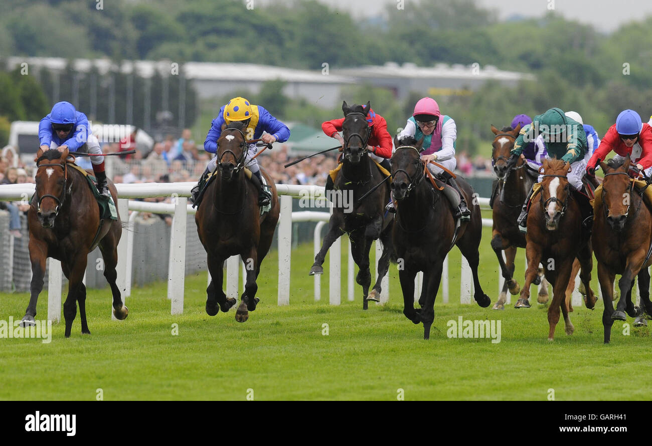 Corse di cavalli - Juddmonte Lockinge Day - Ippodromo di Newbury. Creachadoir e Frankie Dettori (a sinistra) vincono i Juddmonte Lockinge Stakes durante il Juddmonte Lockinge Day all'ippodromo di Newbury. Foto Stock