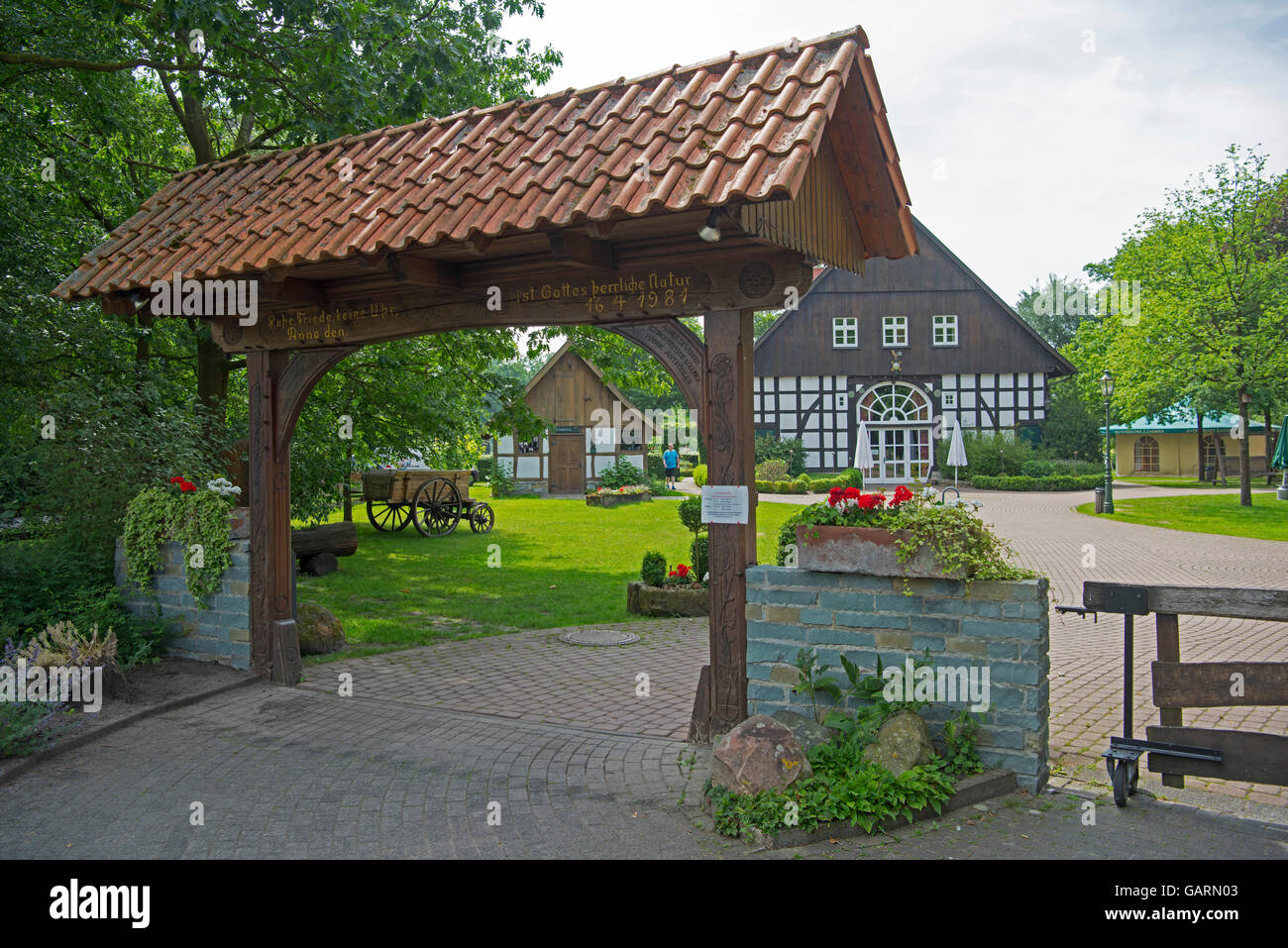 Deutschland, Renania settentrionale-Vestfalia, Kreis Paderborn, Delbrück, 'Dcome gastliche Dorf', ein Ensemble verschiedener restaurie originale Foto Stock