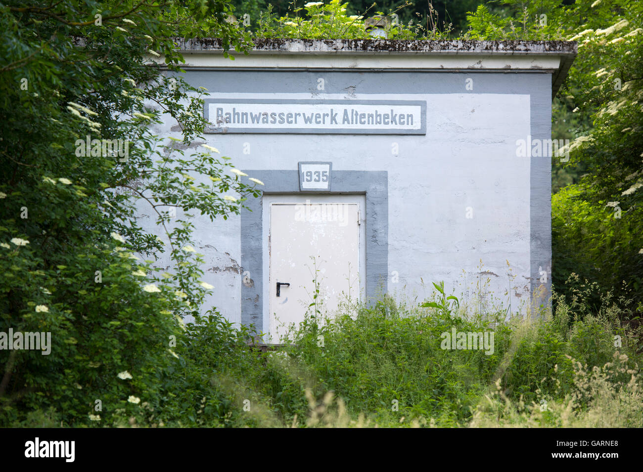 Deutschland, Renania settentrionale-Vestfalia, Altenbeken, Bahnwasserwerk, Wasserspeicher für die alten Dampflokomotiven Foto Stock