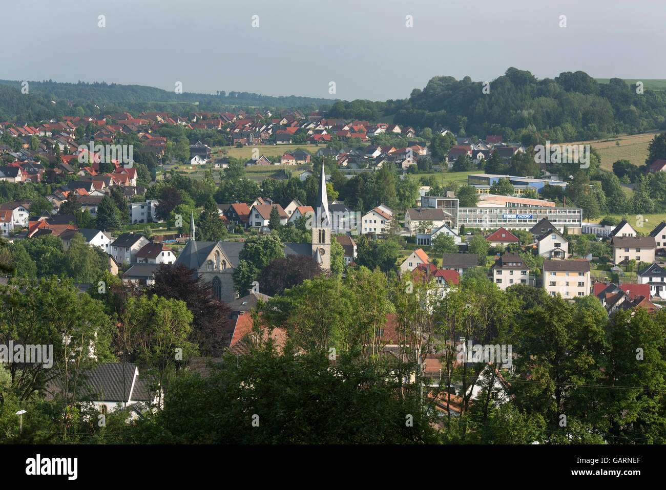 Deutschland, Renania settentrionale-Vestfalia, Altenbeken, Blick auf den Ort Foto Stock