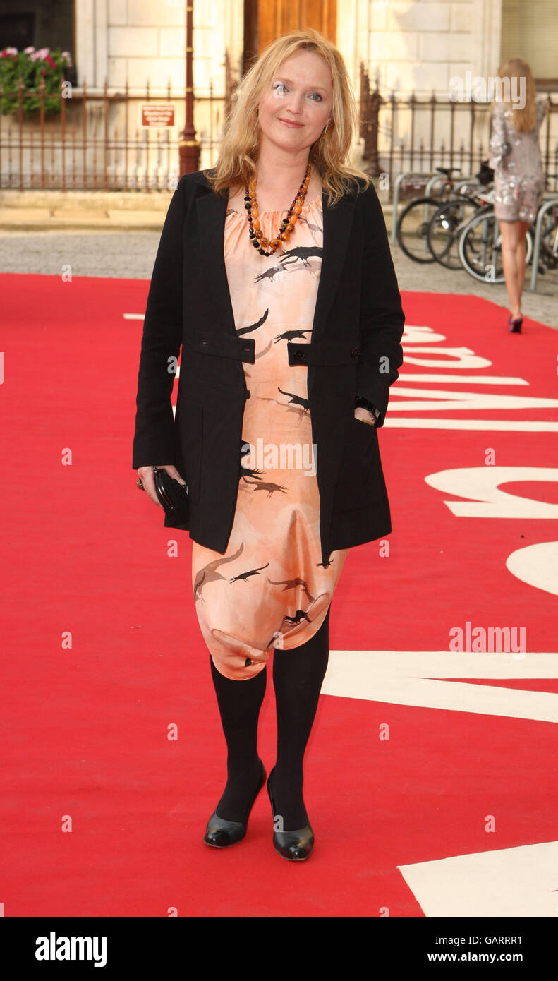 Miranda Richardson arriva per la Royal Academy of Arts Summer Exhibition Preview Party 2008 a Burlington House nel centro di Londra. Foto Stock