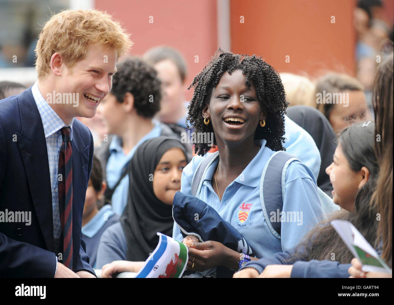 Il principe Harry visite Cardiff Foto Stock