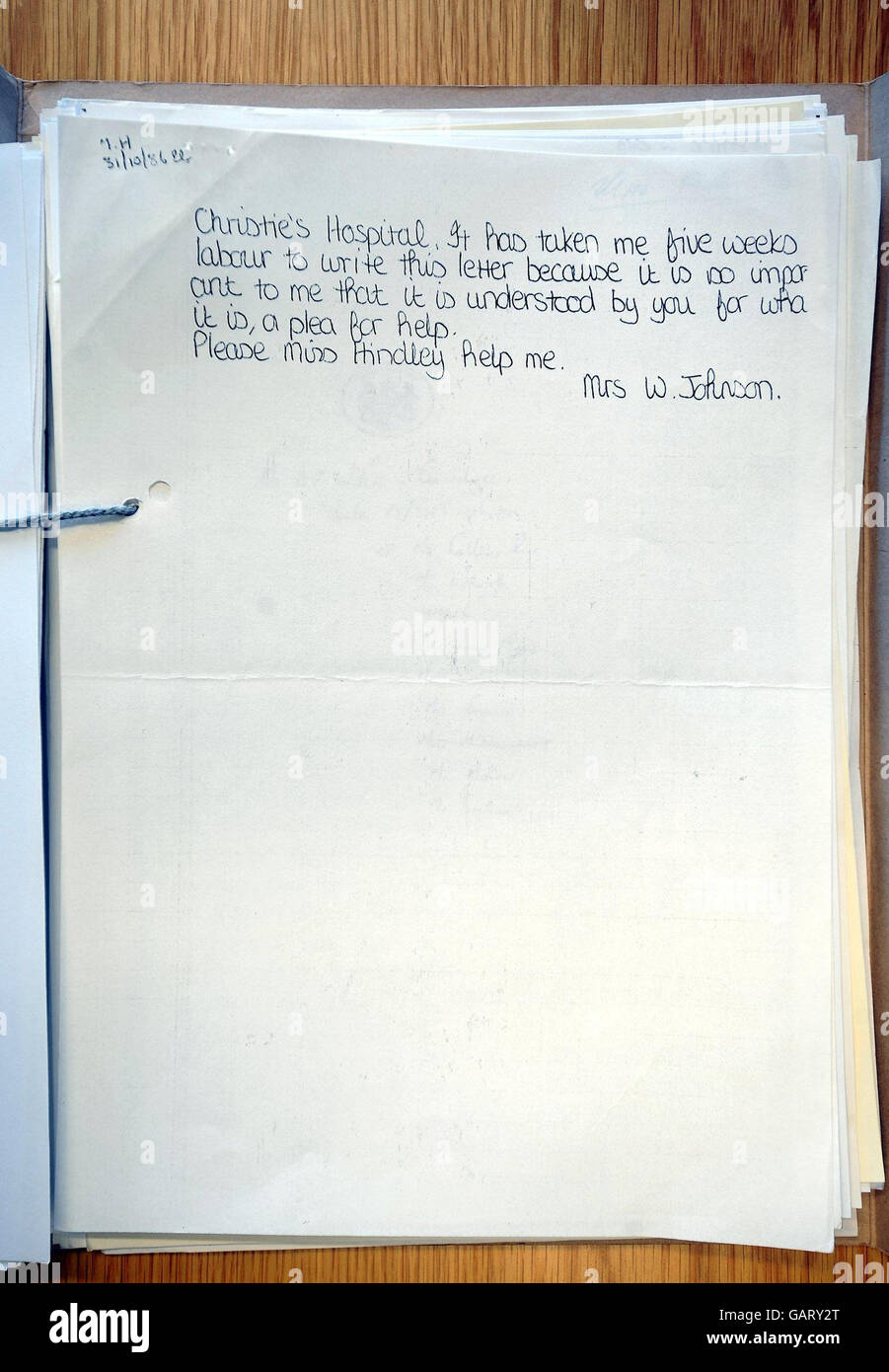 Una fotocopia di una lettera di Winnie Johnson, la madre della vittima dell'omicidio di Moors Keith Bennett, a Myra Hindley chiedendo informazioni per trovare il suo corpo, datata 31 ottobre 1986. Foto Stock