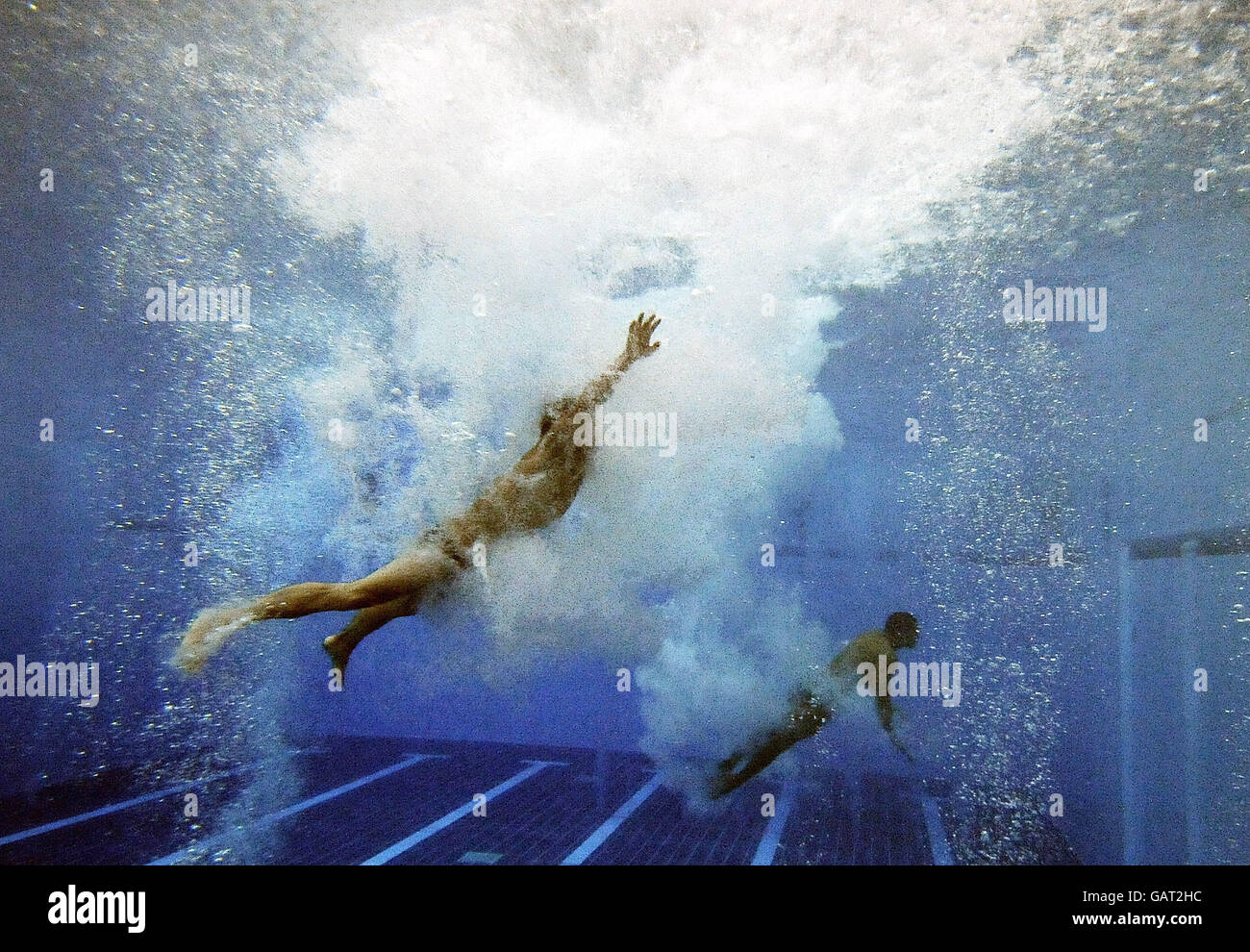 Subacquei durante la FINA Diving World Series a Ponds Forge, Sheffield. Foto Stock