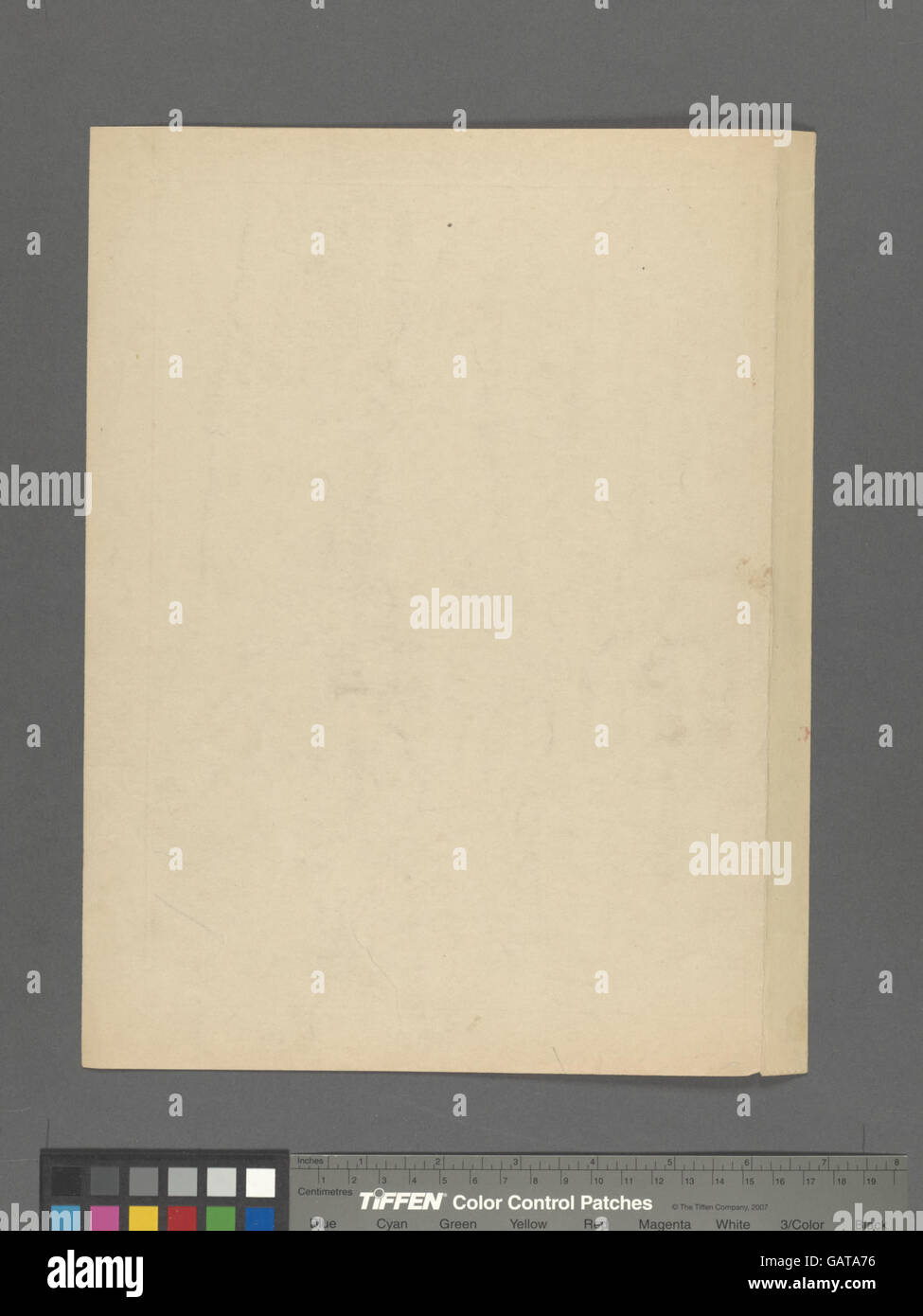 Questa opera d'arte ritrae una scena mitica di una sirena e di una balena in un ambiente fantasioso. La composizione si ispira a classici temi mitologici, mescolando fantasia e natura in una rappresentazione ultraterrena di creature marine. Foto Stock