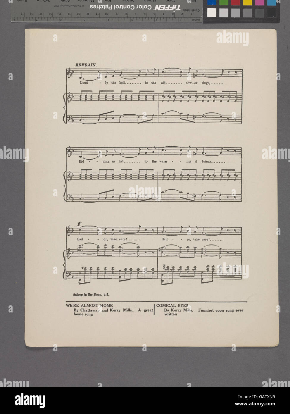 Questa opera, *addormentata nel profondo*, ritrae una rappresentazione mitologica di *Ade*, il dio greco degli inferi. Il pezzo esplora il tema oscuro e inquietante della morte e dell'aldilà della mitologia greca. Foto Stock