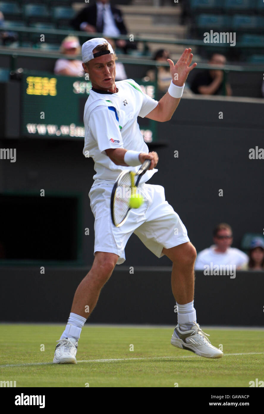 L'australiano Lleyton Hewitt in azione durante i Campionati di Wimbledon 2008 all'All England Tennis Club di Wimbledon. Foto Stock