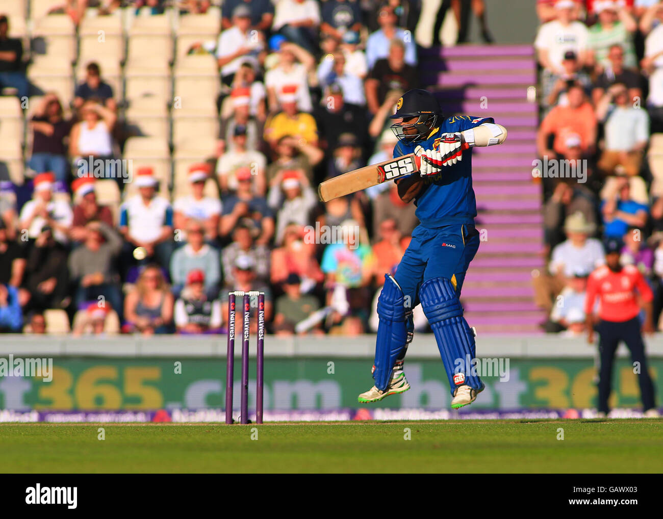 La ciotola Ageas, Southampton, UK. 05 Luglio, 2016. Uomini NatWest International T20. Tra Inghilterra e Sri Lanka. Sri Lanka di Prasanna Seekuge fermi uno per quattro © Azione Sport Plus/Alamy Live News Foto Stock