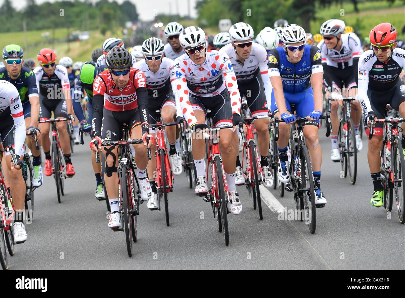 Limoges, Francia. 05 Luglio, 2016. Tour de France tappa 4 Da Saumur a Limoges. DE GENDT Thomas (BEL) PILOTA DEL LOTTO SOUDAL, STUYVEN Jasper (BEL) pilota del TREK - SEGAFREDO, VERMOTE Julien (BEL) pilota del ETIXX - QUICK STEP durante la fase 4 del 2016 Tour de France a 237 km Stadio tra Saumur e Limoges, in data 5 luglio 2016 a Limoges, Francia Credit: Azione Plus sport/Alamy Live News Foto Stock