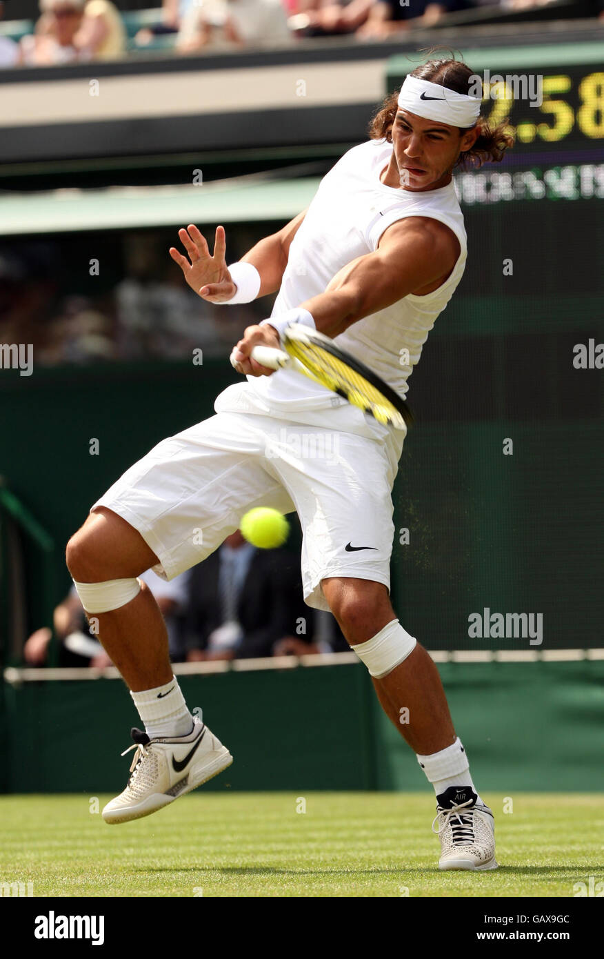 Spagna Rafael Nadal durante i Campionati di Wimbledon 2008 presso l'All England Tennis Club di Wimbledon. Foto Stock