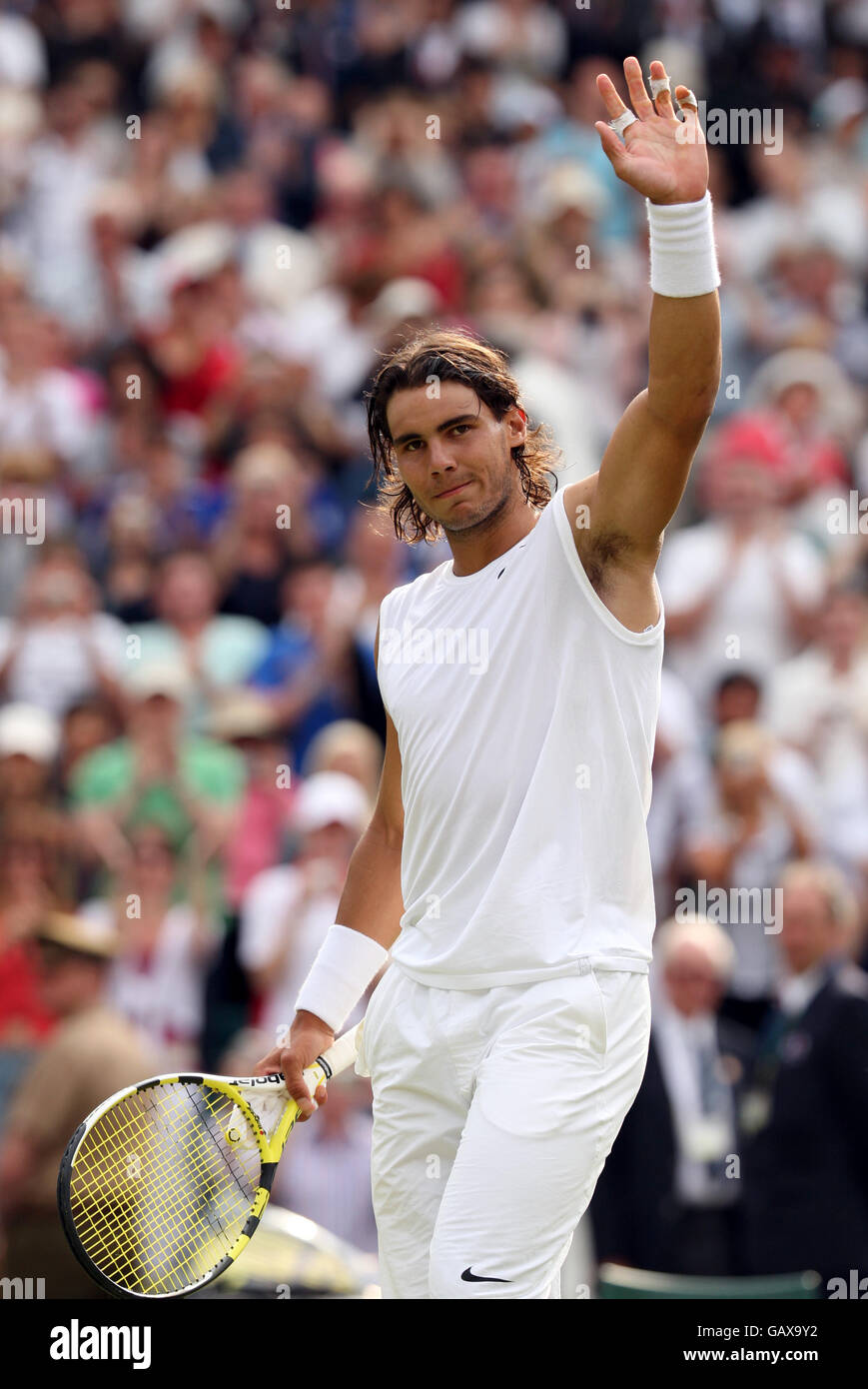 Tennis - Campionati di Wimbledon 2008 - giorno due - l'All England Club.  Rafael Nadal celebra la vittoria contro Andreas Beck Foto stock - Alamy
