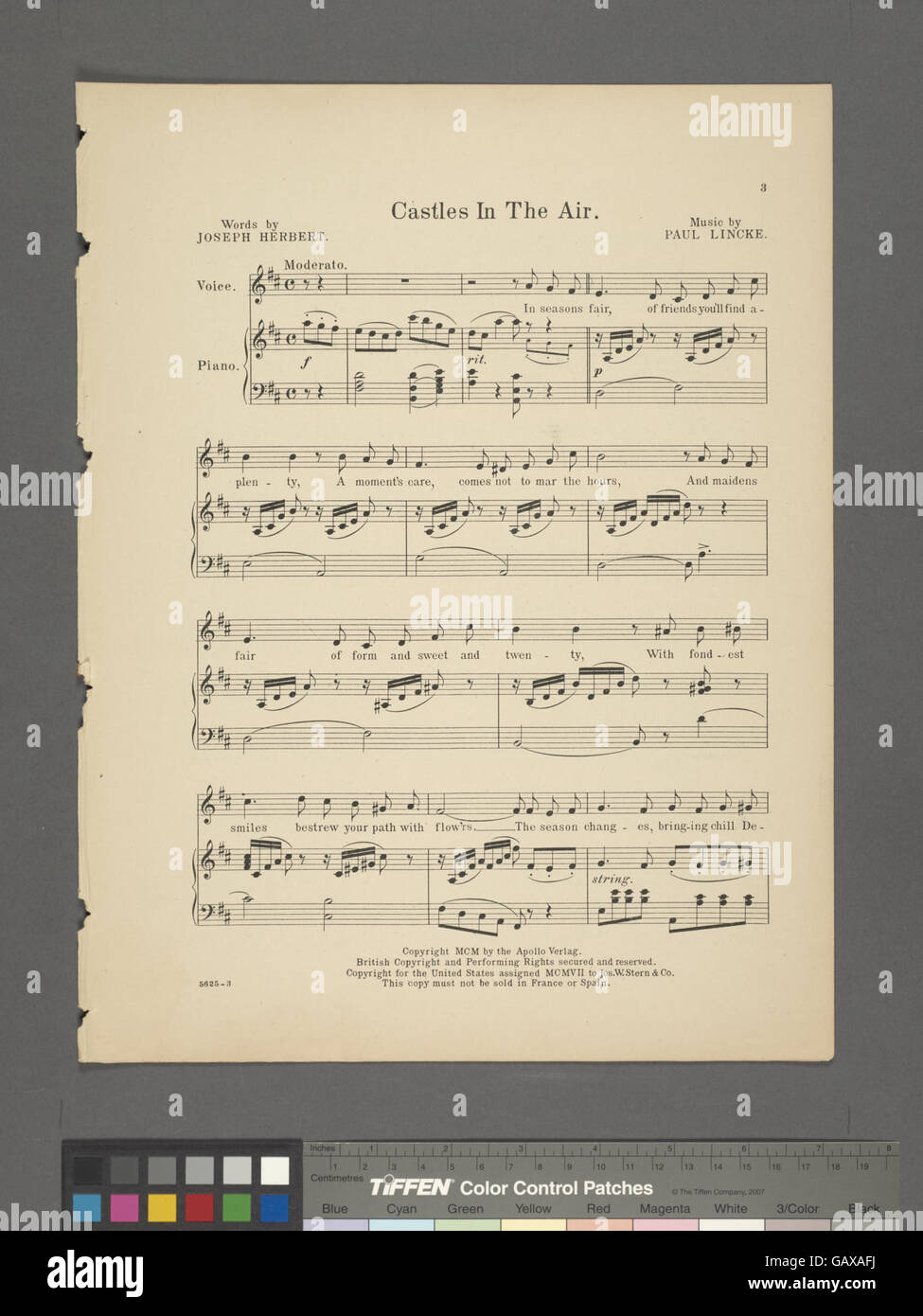 "Castelli nell'aria" si riferisce in genere a sogni o aspirazioni irrealistiche, simboleggiando obiettivi o fantasie irraggiungibili. Foto Stock