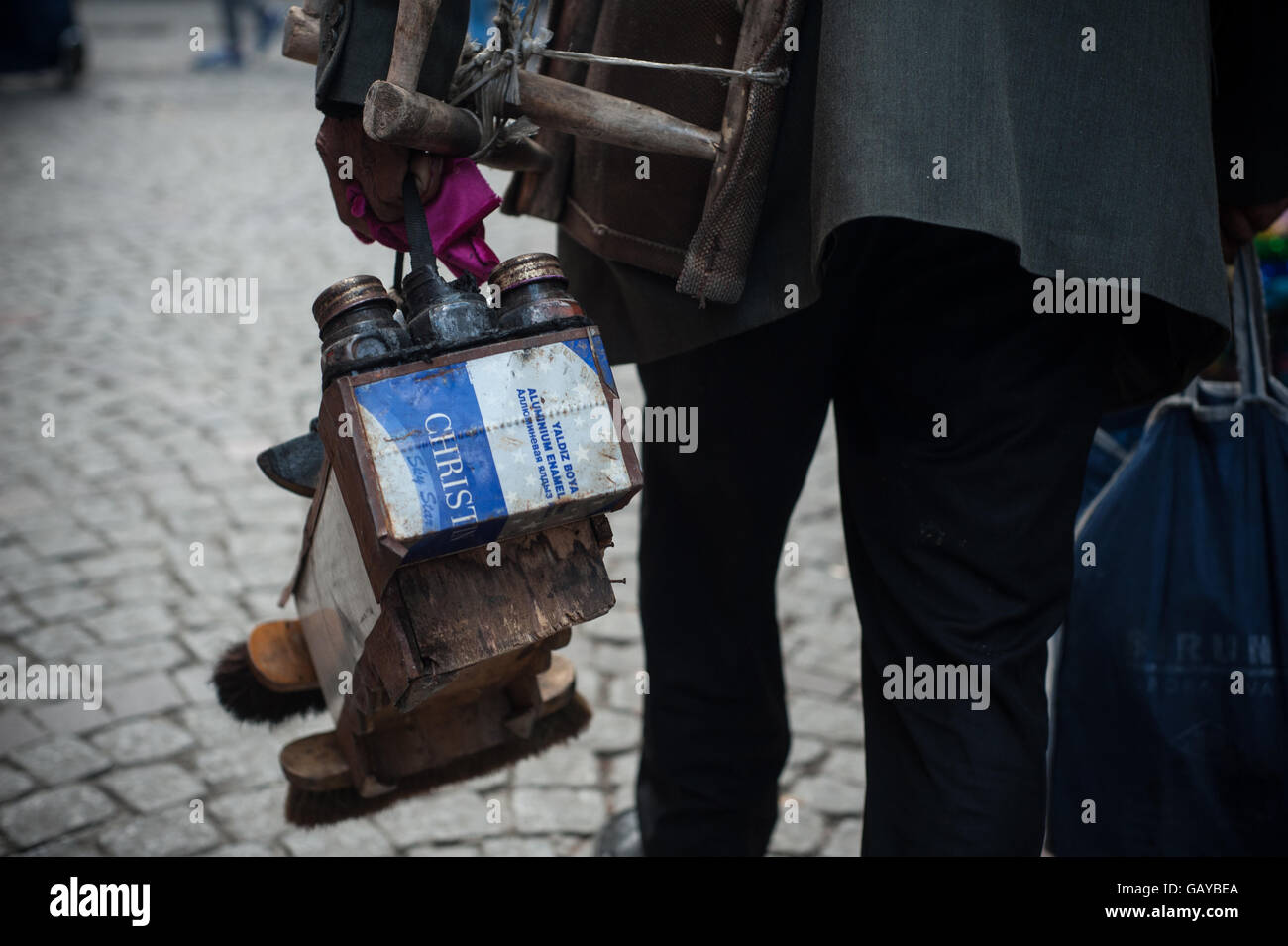 Lustrascarpe uomo Istanbul Turchia Foto Stock