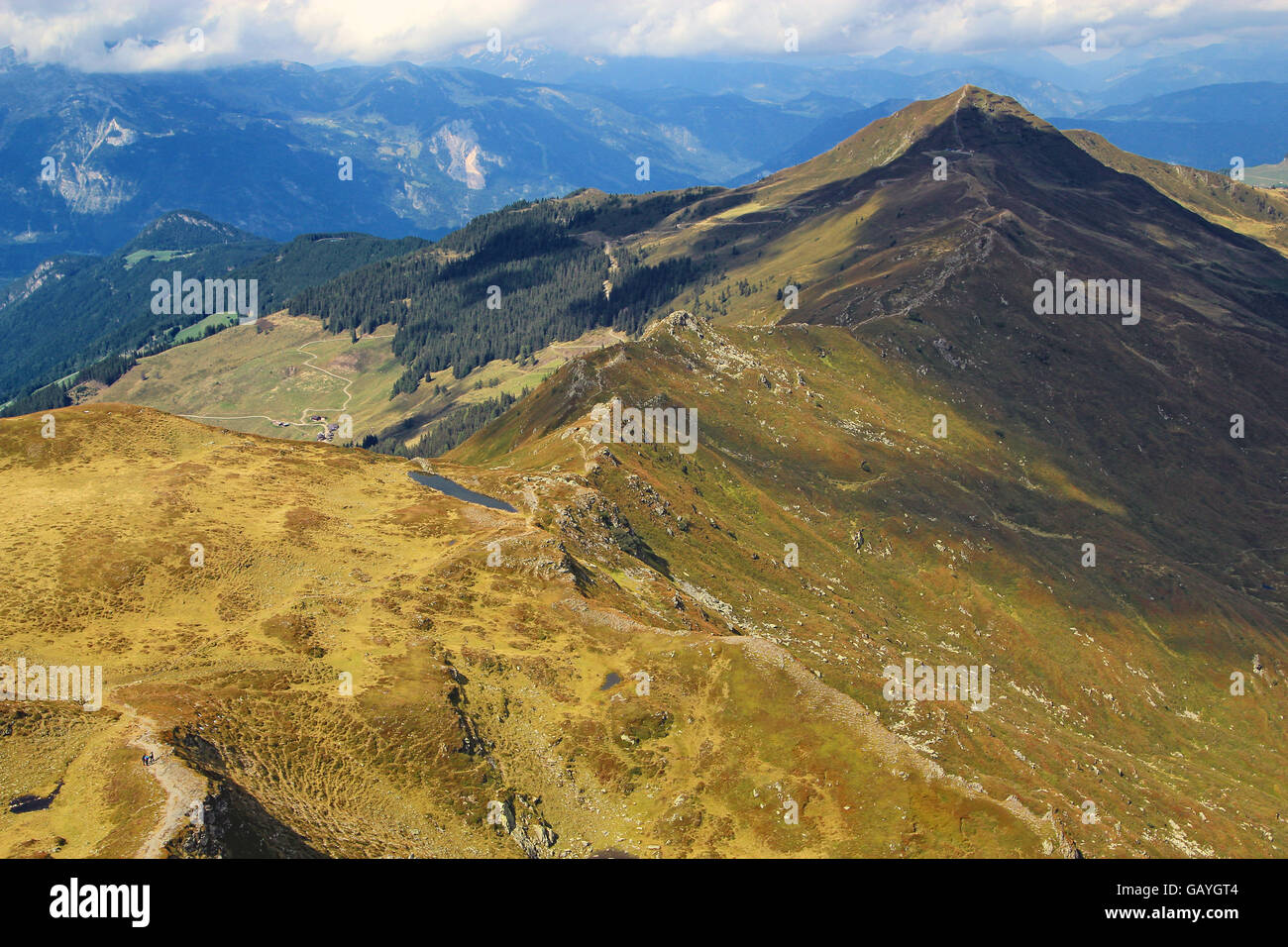 Vista sulla catena montuosa delle Alpi Foto Stock
