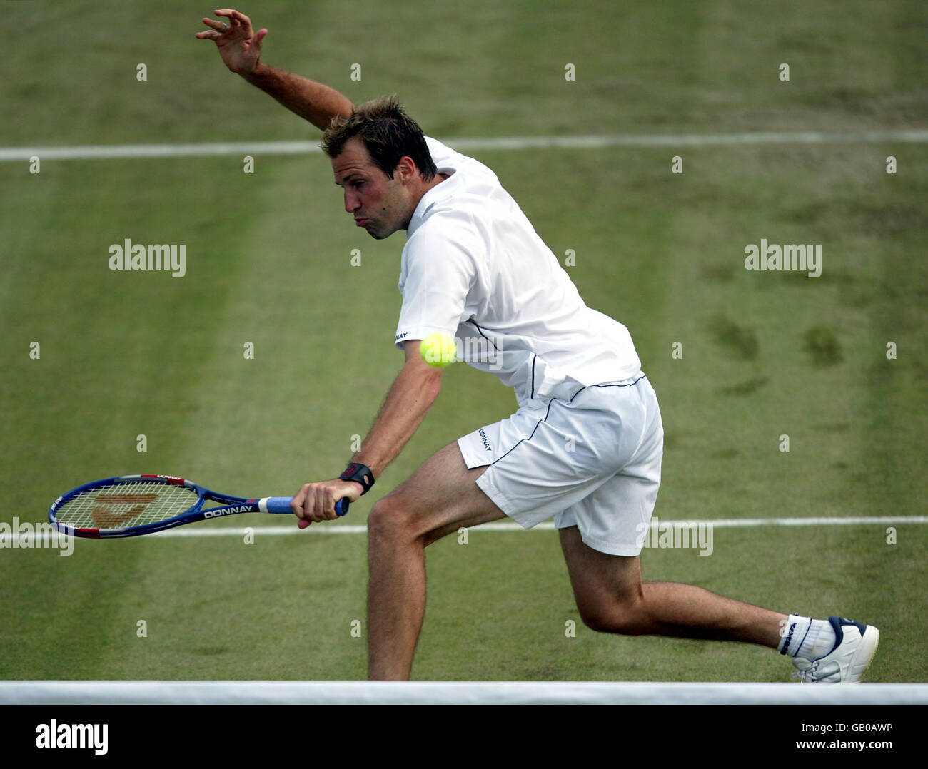 Tennis - Nottingham Open 2003 - primo turno. Greg Rusedski torna a Jankko Nieminen Foto Stock