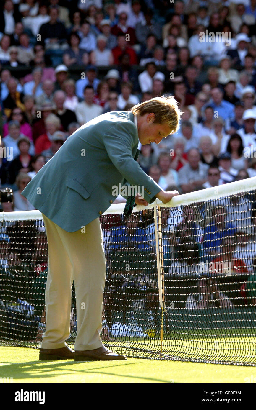 Tennis - Wimbledon 2003 - UOMINI 2. Round - Greg Rusedski v Andy Roddick Foto Stock