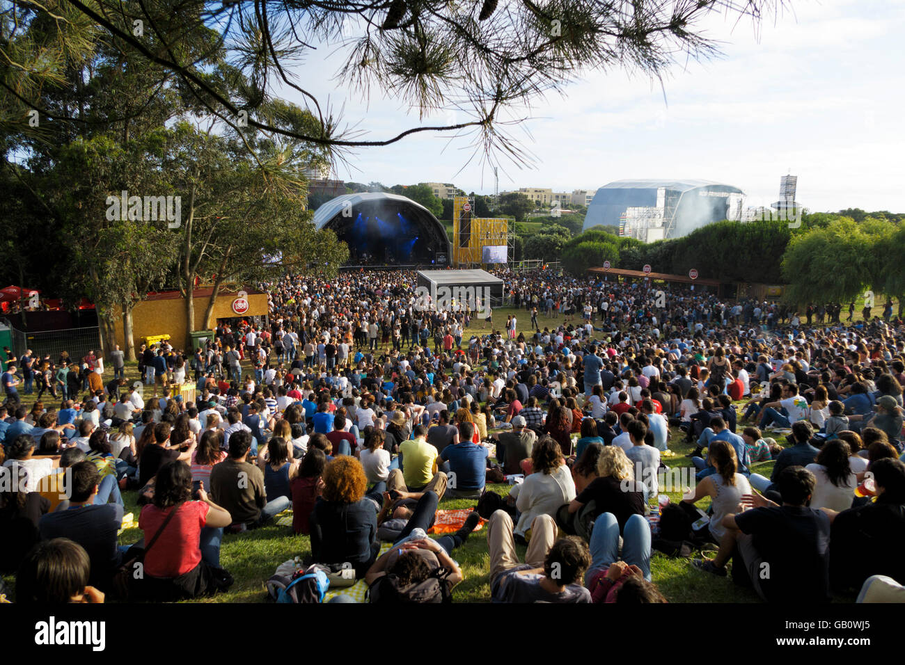 Folla davanti al palco della NOS Primavera Sound festival di musica a Porto, Portogallo Foto Stock