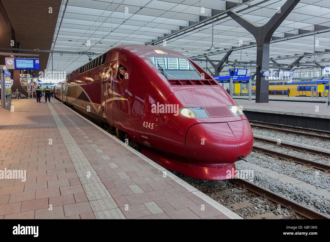 Parigi legato Thalys con il treno alla Stazione Centrale di Rotterdam -1 Foto Stock