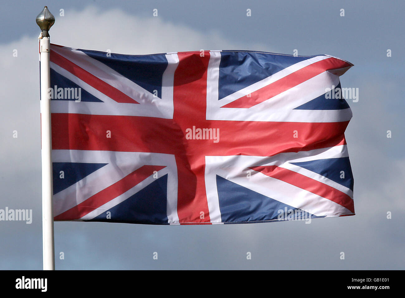 Vista generale di una bandiera dell'Unione che vola in alto durante i Campionati nazionali di Aviva, Alexander Stadium, Birmingham Foto Stock