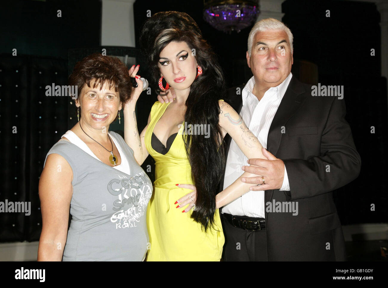 I genitori di Amy Winehouse Janice e Mitch durante la presentazione della cera di Amy al Madame Tussauds nel centro di Londra. Foto Stock