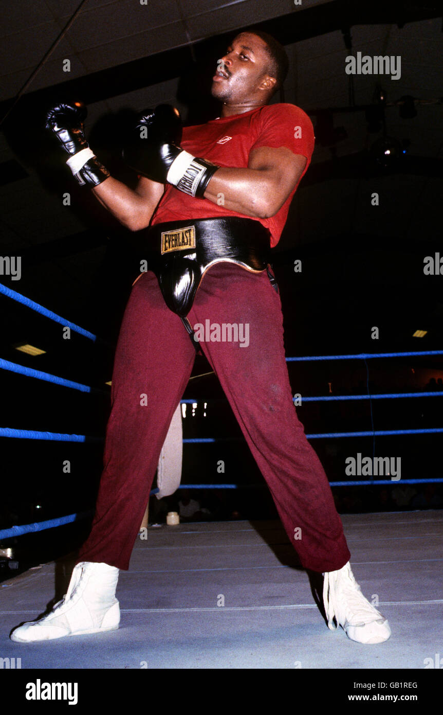 Boxing - World Heavyweight Championship - WBA Title Bout - Wembley Stadium - Frank Bruno v Tim Witherspoon Foto Stock