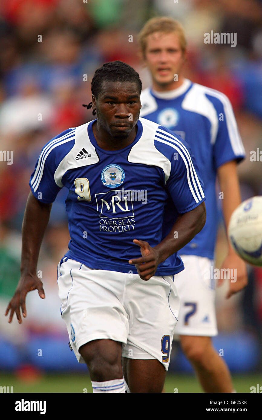 Calcio - amichevole - Peterborough United v Manchester United - London Road. Aaron Mclean, Peterborough United Foto Stock