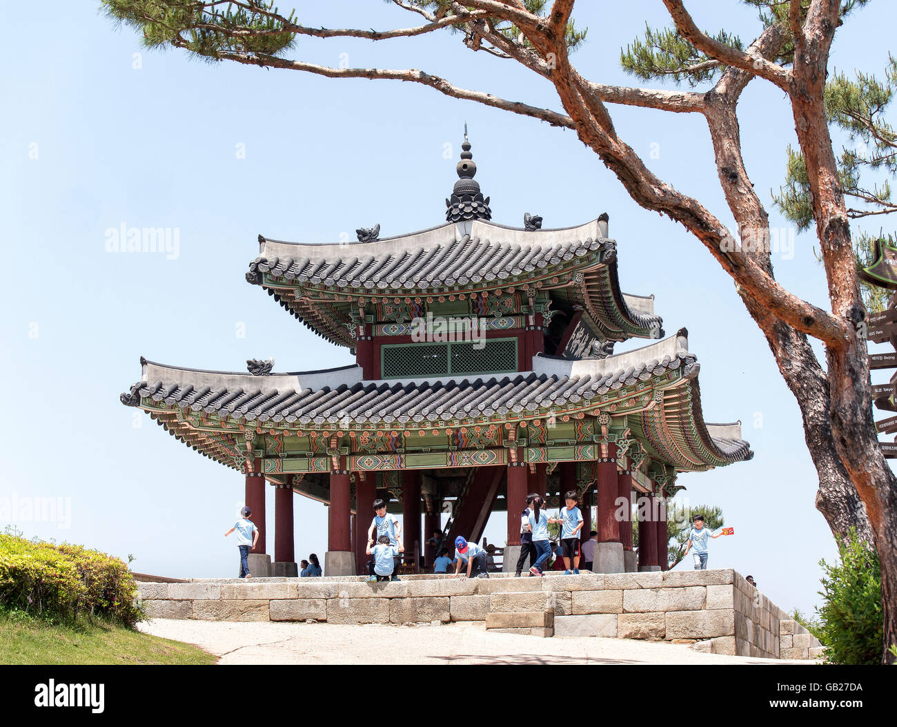 Pavilion Seojangdae Hwaesong Jangdae all'interno della Fortezza di Hwsaeong in Suwon, Provincia Gyeonggi-do, Corea del Sud, UNESCO patrimonio dell'umanità Foto Stock