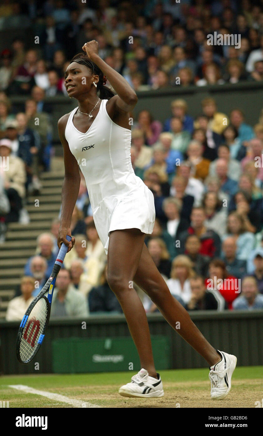 Tennis - Wimbledon 2003 - Donne Semi-Final - Venus Williams v Kim Clijsters Foto Stock