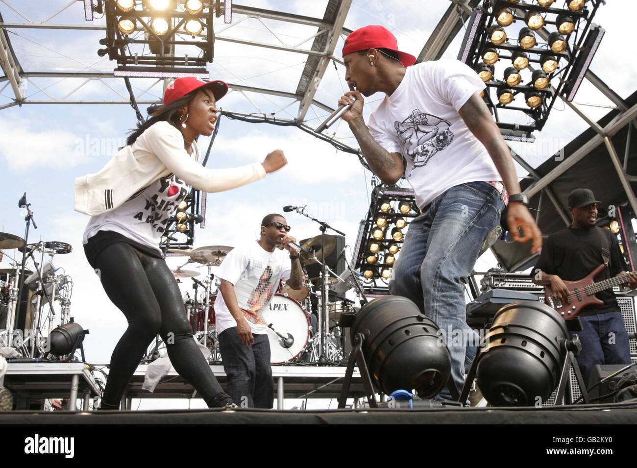 Pharrell Williams e la sua band N.E.R.D si esibiscono al Vodafone TBA  Concert di Brighton Beach, Brighton Foto stock - Alamy