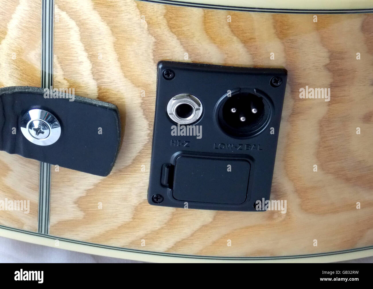 Chitarra Semi-Acoustic Plug Foto Stock