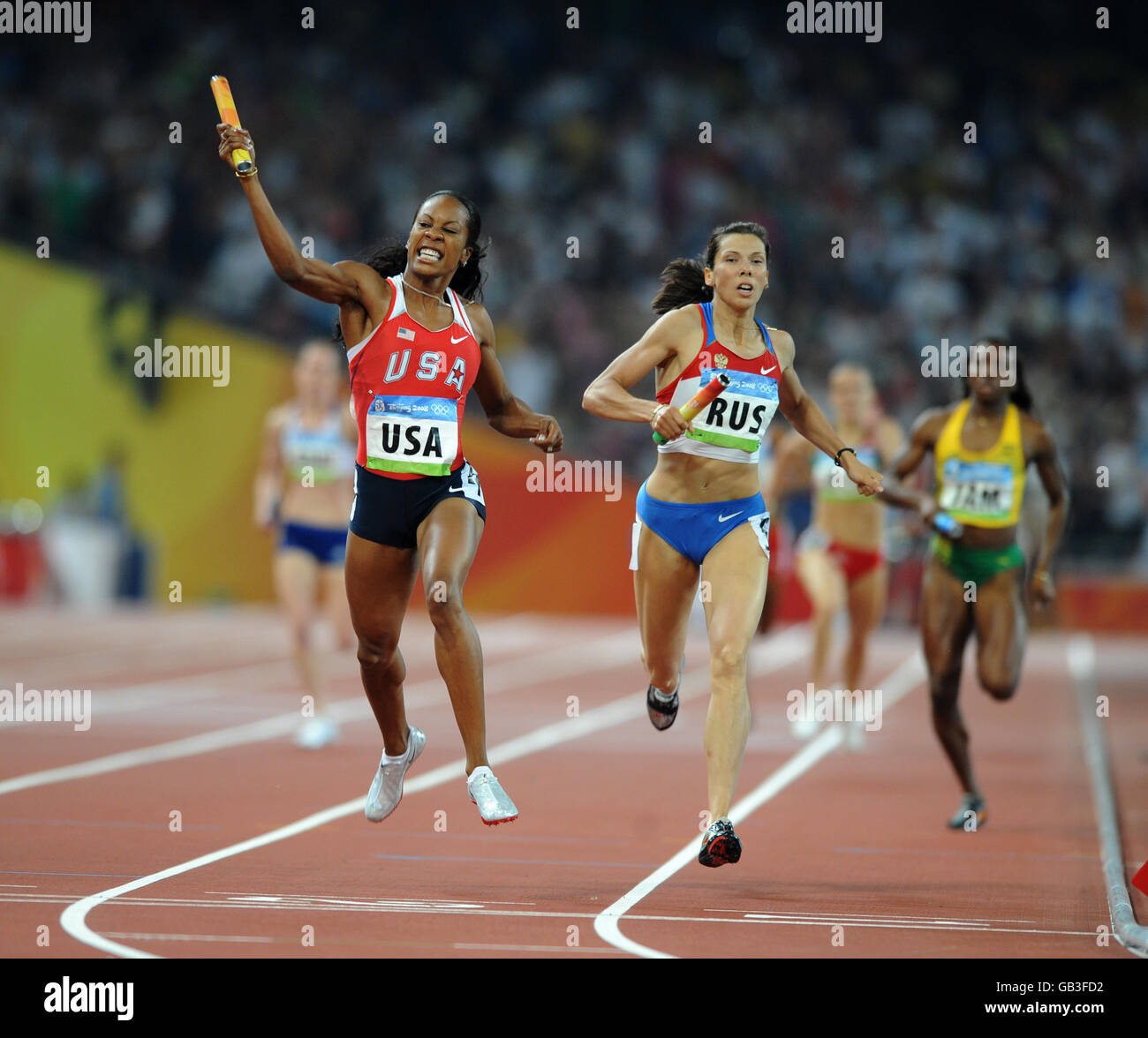 Olimpiadi - Giochi Olimpici di Pechino 2008 - quindici giorni. Il Sanya Richards degli Stati Uniti celebra la vittoria del relè femminile 4x400m allo Stadio Nazionale di Pechino Foto Stock