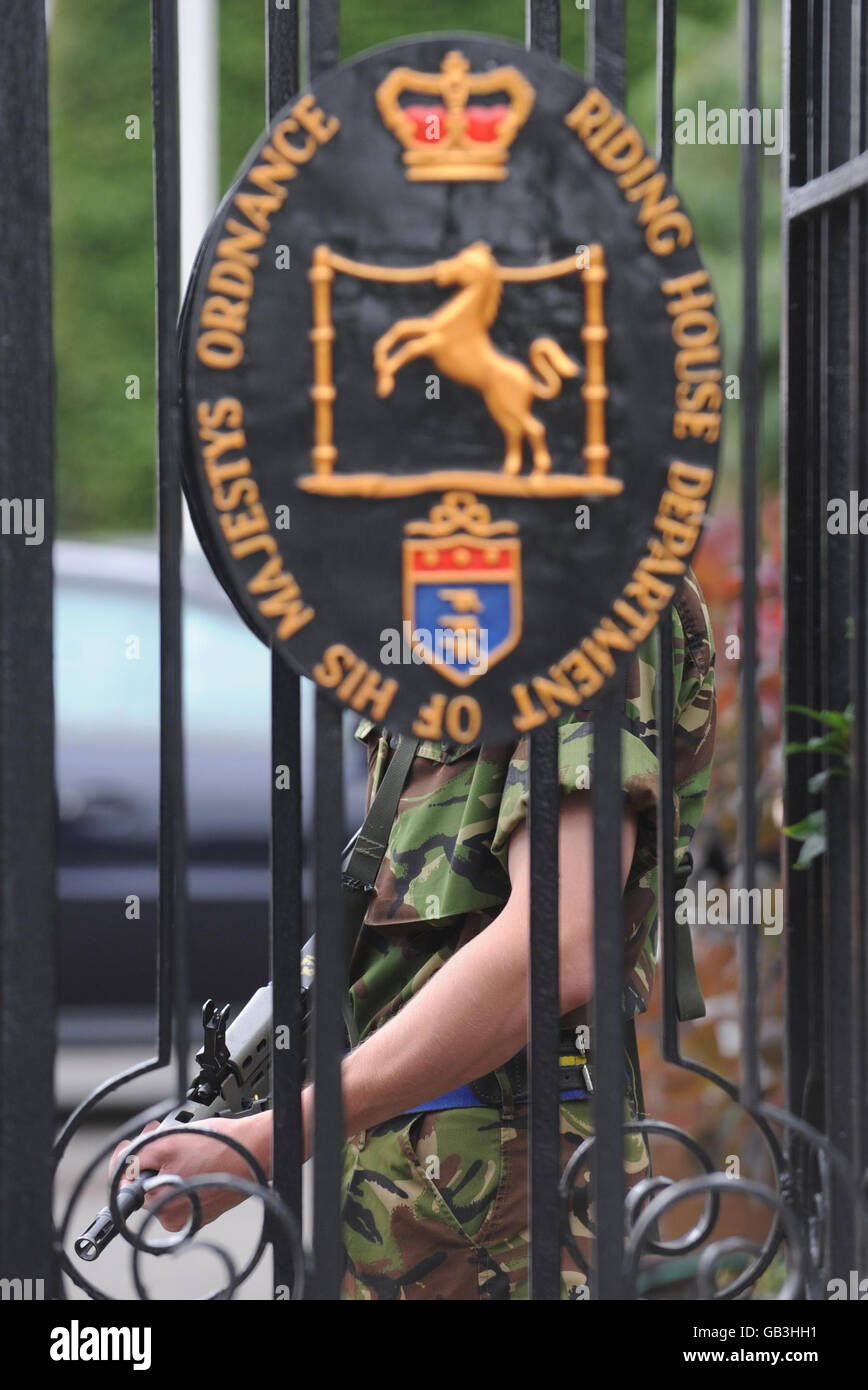 Soldati dimessi su farmaci Foto Stock