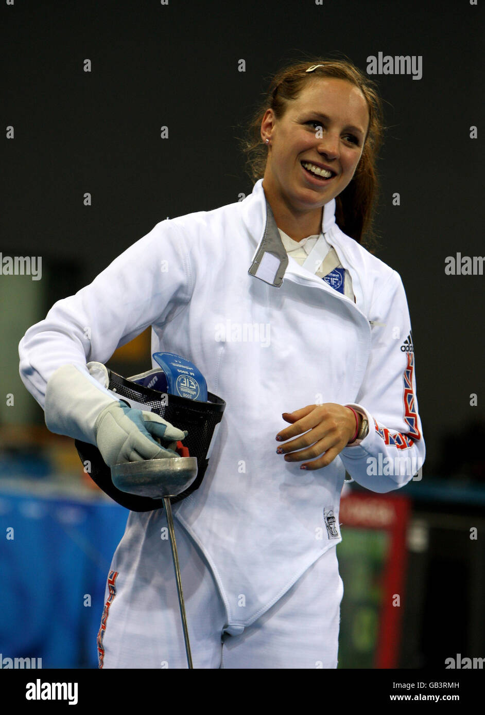 La Heather della Gran Bretagna cadde in reazione dopo una vittoria nella disciplina di scherma del Pentathlon moderno delle Donne alle Olimpiadi di Pechino del 2008, Cina. Foto Stock