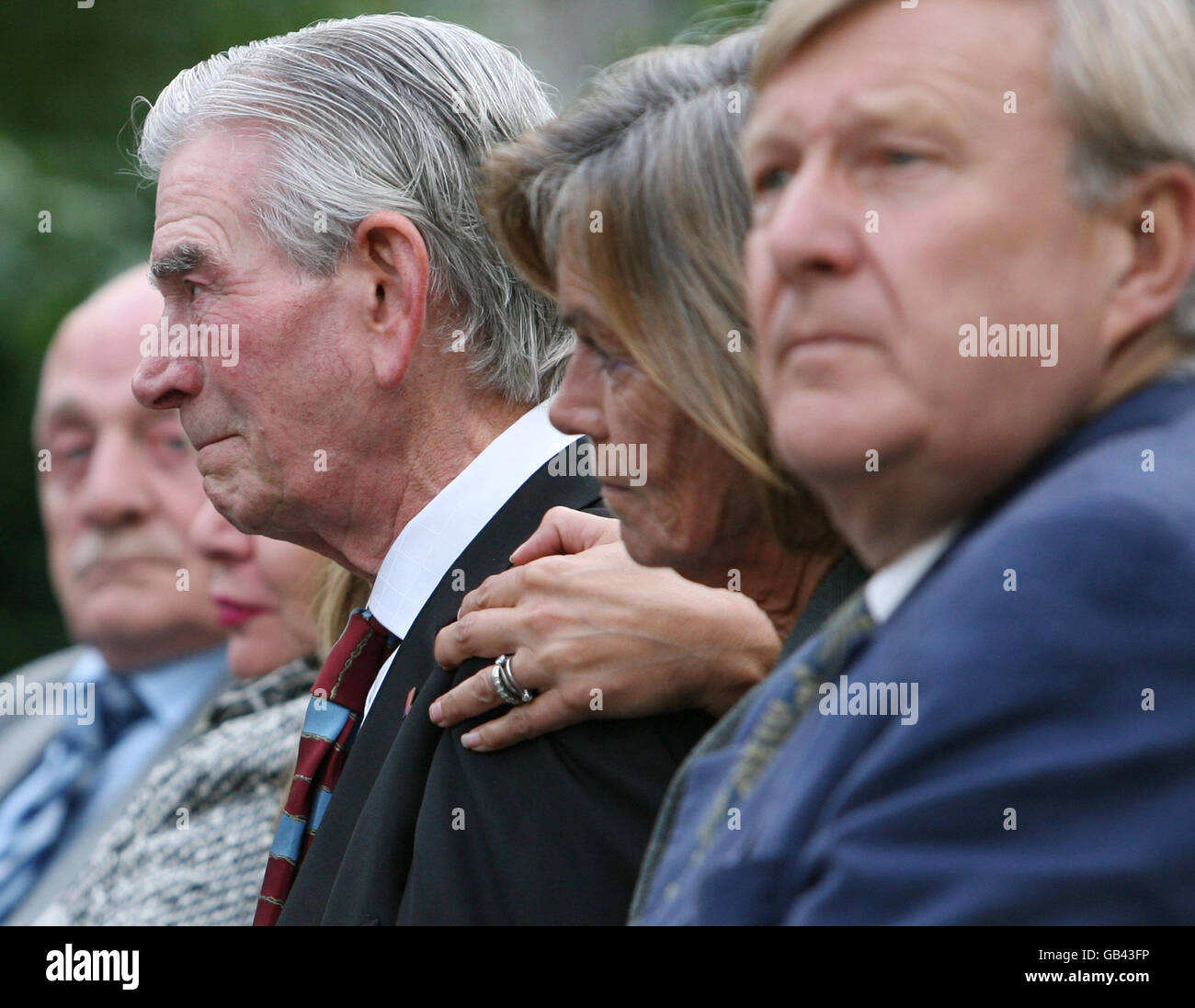 Le famiglie delle vittime del settembre 11 assistono ad un concerto commemorativo per celebrare i tragici eventi di sette anni fa, in Grosvenor Square, nel centro di Londra. Foto Stock