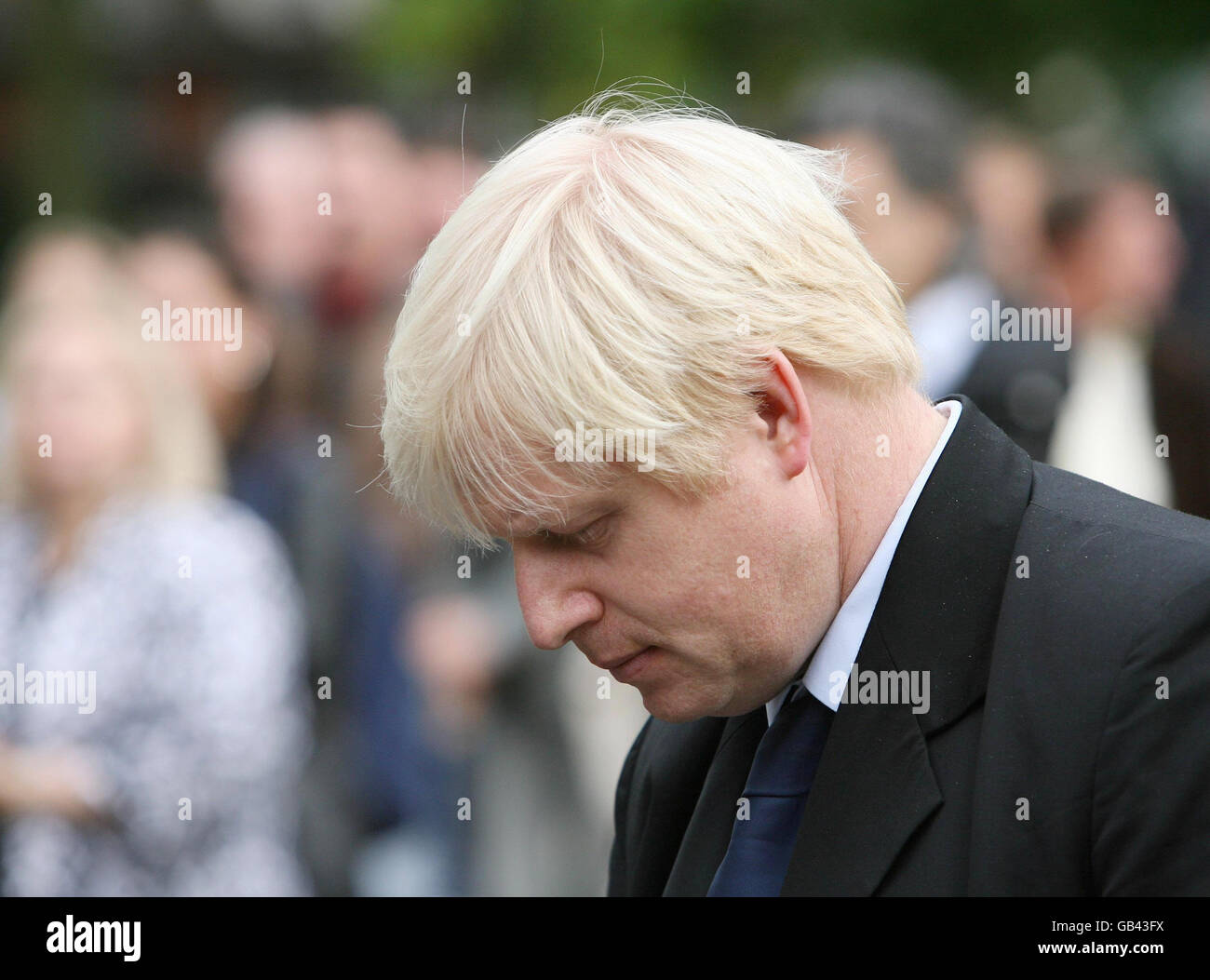Il sindaco di Londra Boris Johnson partecipa a un concerto commemorativo per celebrare i tragici eventi del 11 settembre sette anni fa, a Grosvenor Square, nel centro di Londra. Foto Stock