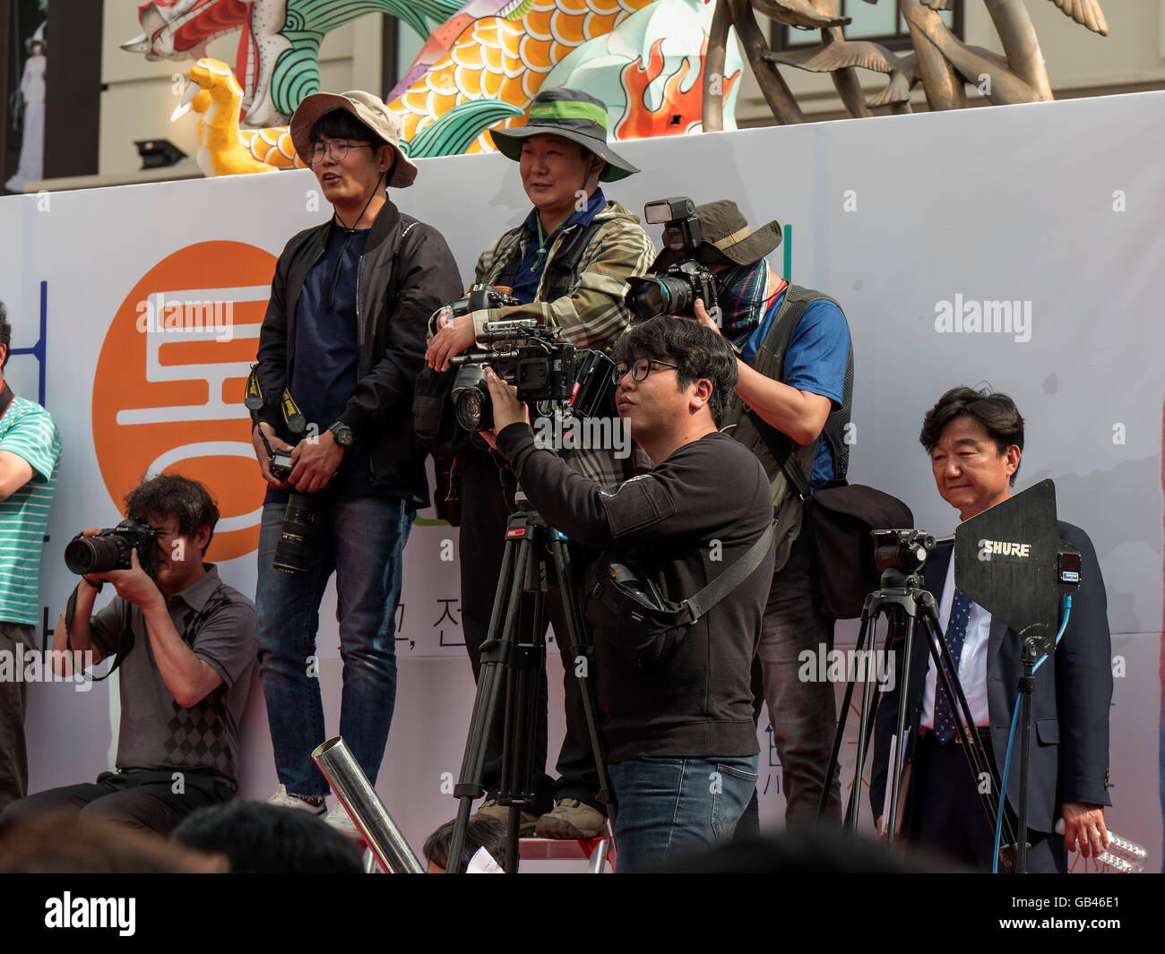 Premere in prosession in Nampo-dong, Busan, Gyeongsangnam-do, Corea del Sud, Asia Foto Stock