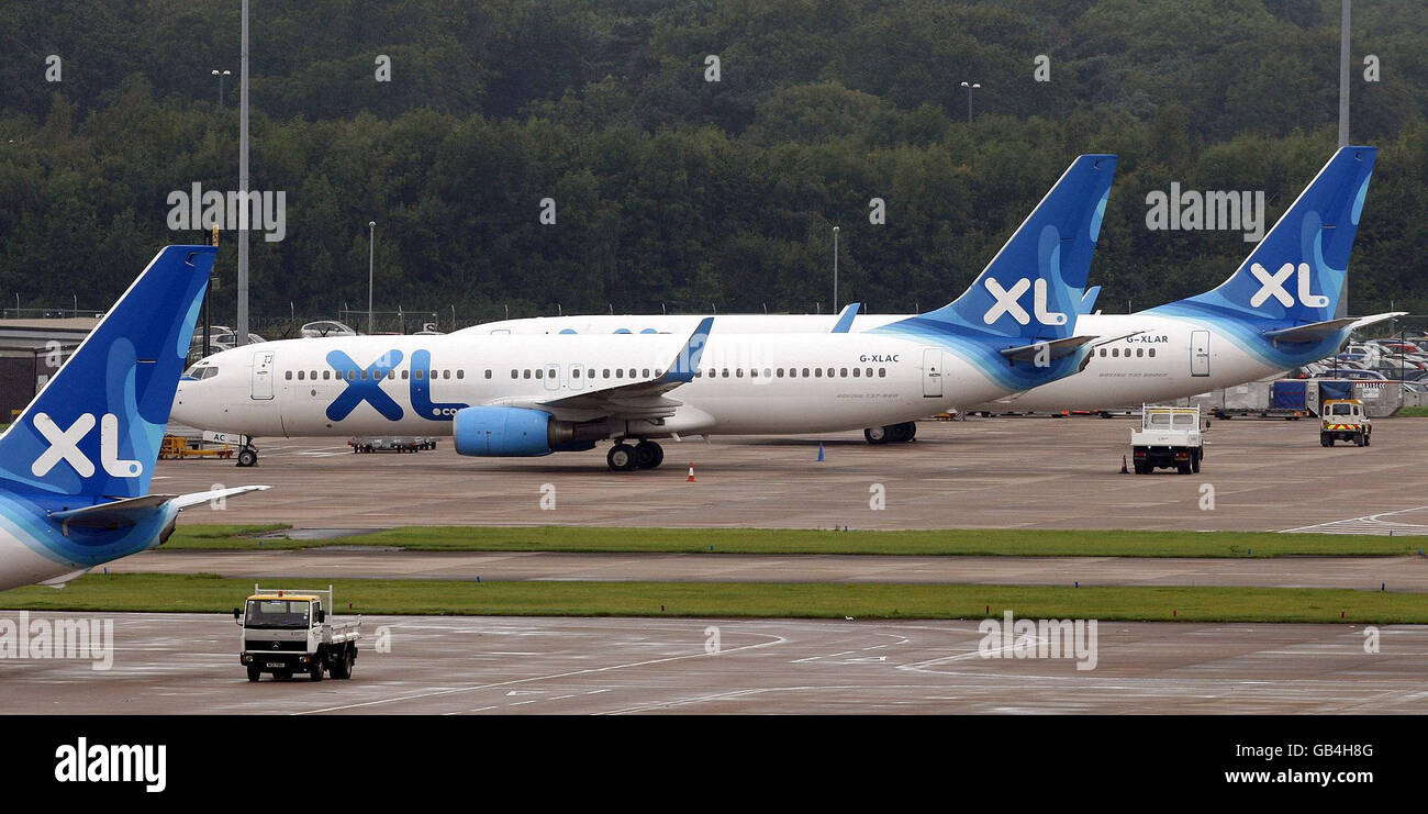 XL Leisure Group ha dichiarato fallimento. Aeromobili XL a terra all'aeroporto di Manchester. Foto Stock