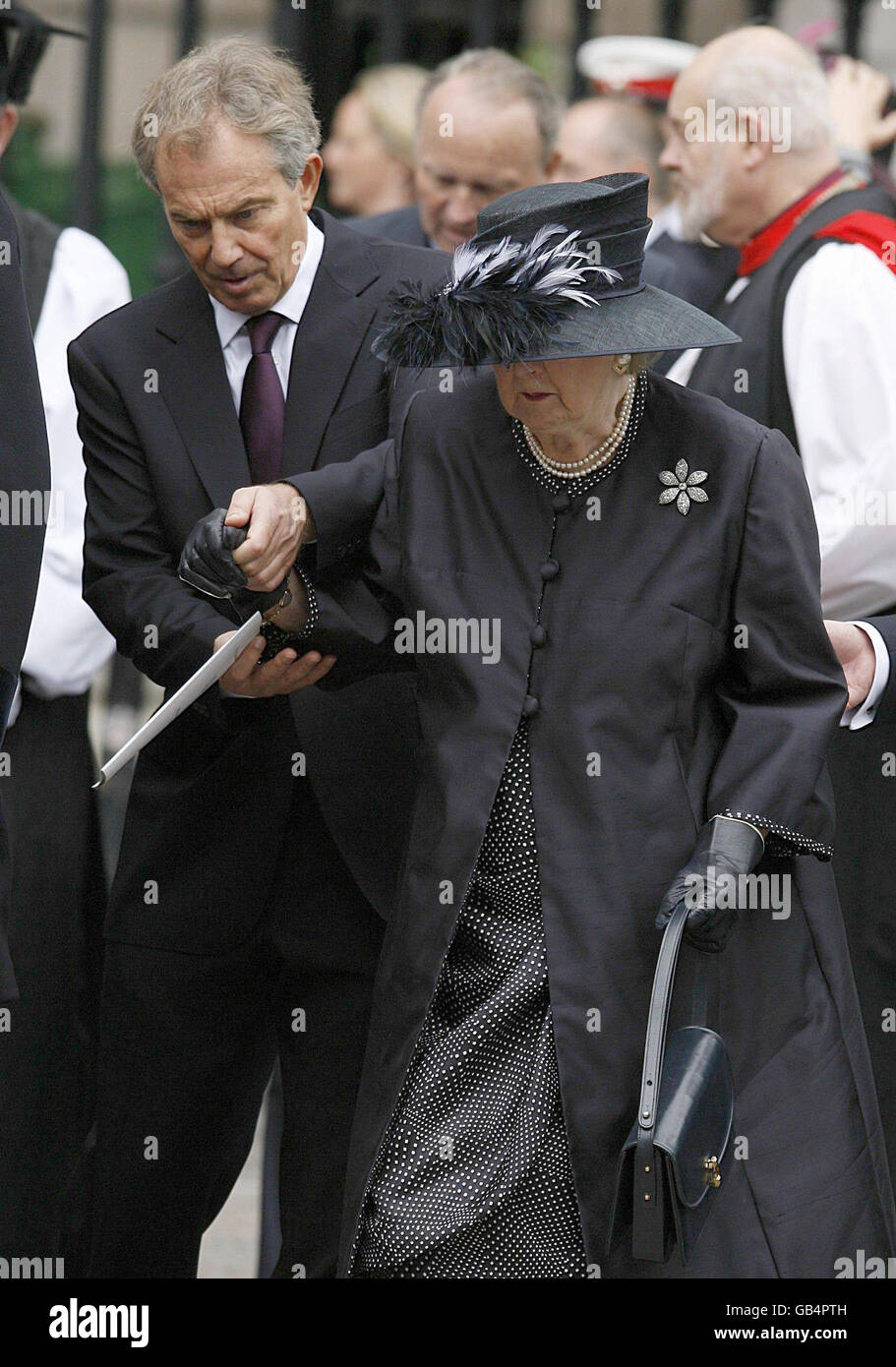 L'ex primo ministro Tony Blair e la baronessa Margaret Thatcher in un servizio per commemorare i militari e le donne che hanno servito nell'Irlanda del Nord durante la campagna militare, operazione Banner, alla Cattedrale di St. Paul, Londra. Foto Stock