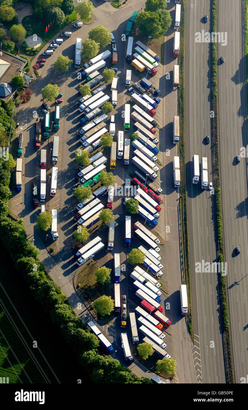 Vista aerea, service-area Schwerte-sud sull'autostrada A1 con camion, autocarri parcheggio, area riposo, tempi di guida,guida break Foto Stock