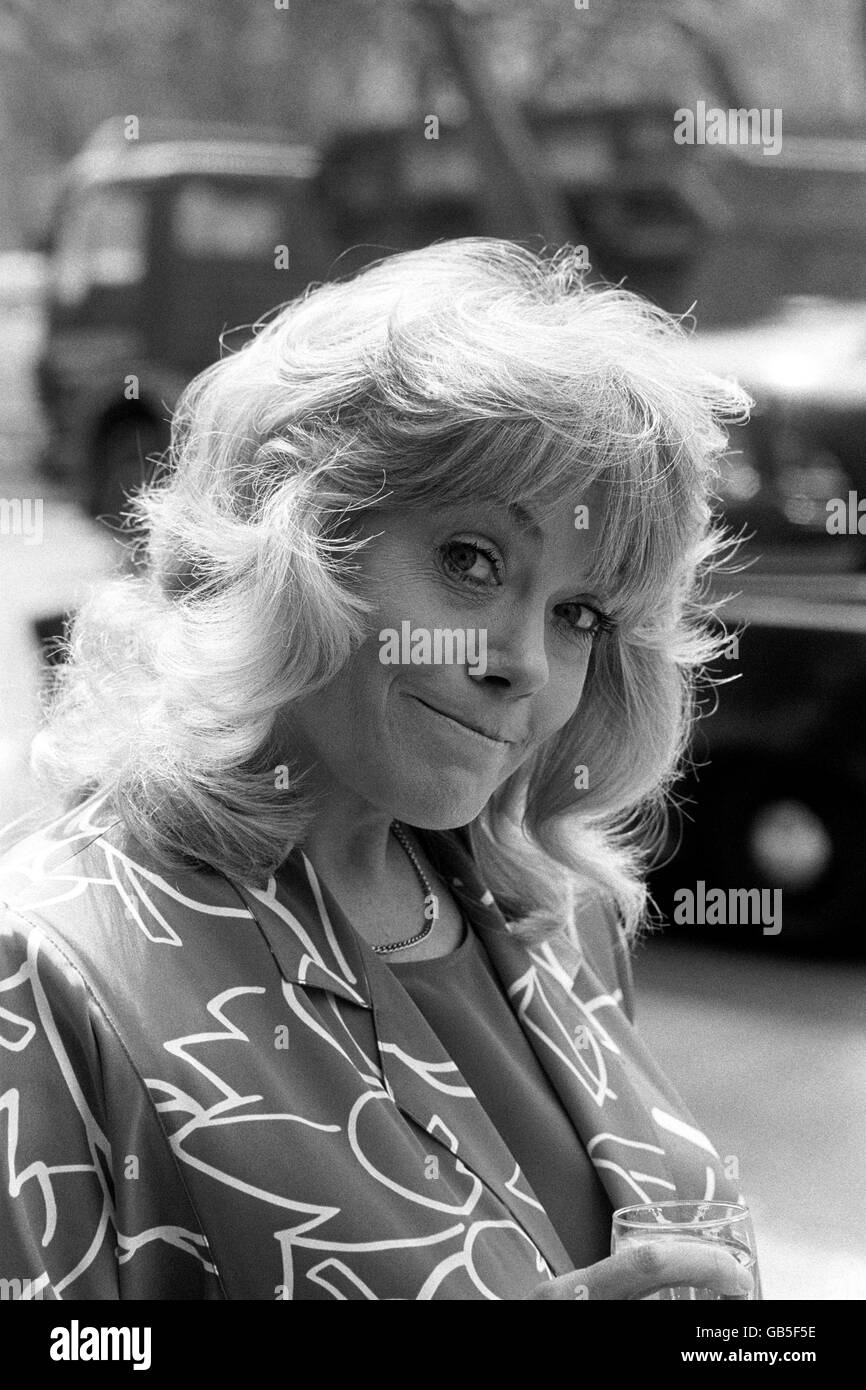 British Entertainment - Televisione - Wendy Richard - Londra - 1986. Wendy Richard, 42, attrice. Foto Stock