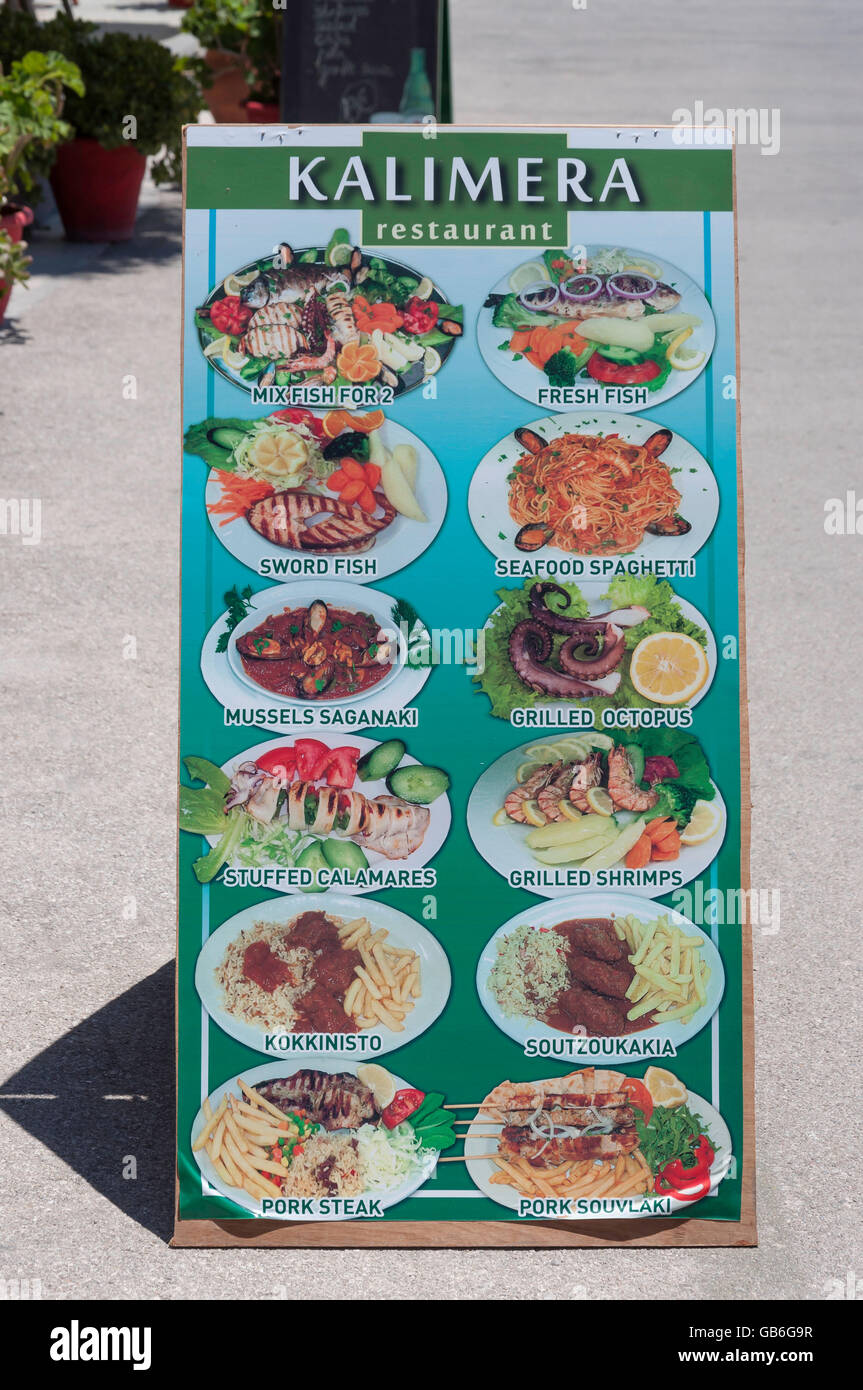 Kalimera Taverna scheda menu in Kefalos Città, Kos (Cos), del Dodecaneso, Egeo Meridionale Regione, Grecia Foto Stock