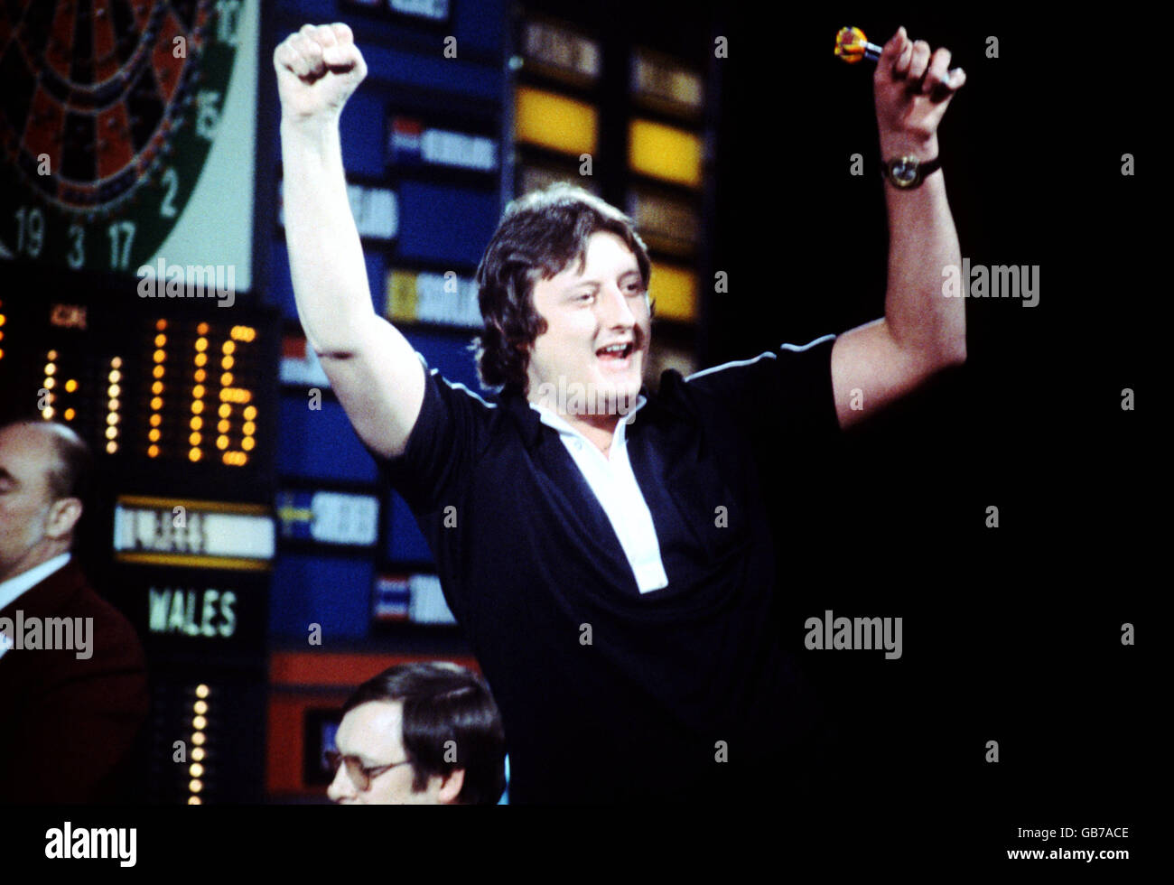 Freccette - Campionati Miniman - Wembley. Eric Bristow festeggia Foto Stock