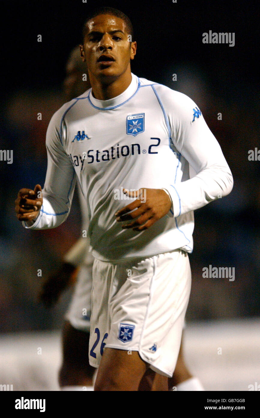 Calcio - Coppa UEFA - Prima fase - Seconda tappa - Neuchatel Xamax v Auxerre Foto Stock