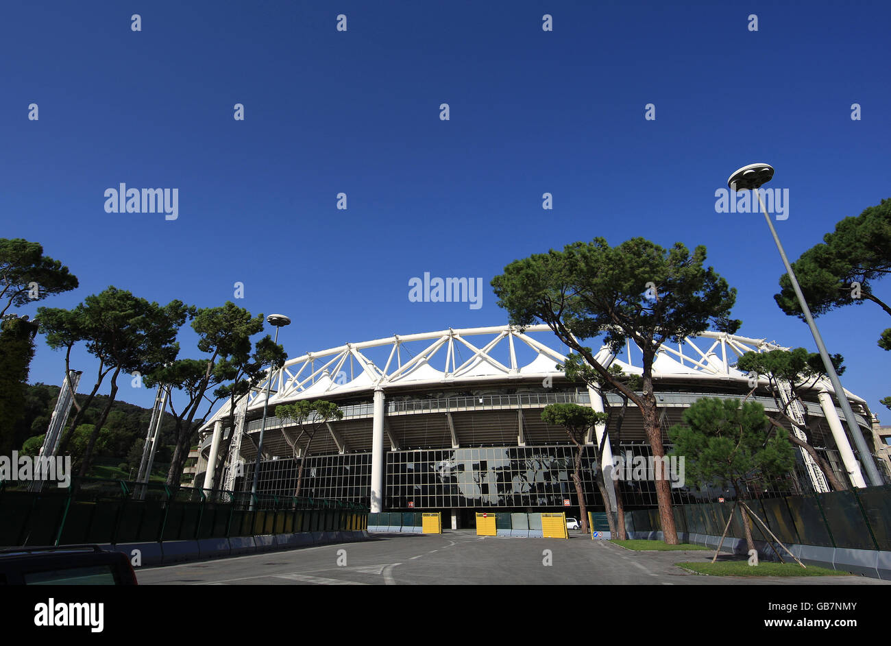 Calcio - Stadio Olimpico - Roma. Una vista generale fuori dallo Stadio  Olimpico di Roma, sede dell'A.S Roma Foto stock - Alamy