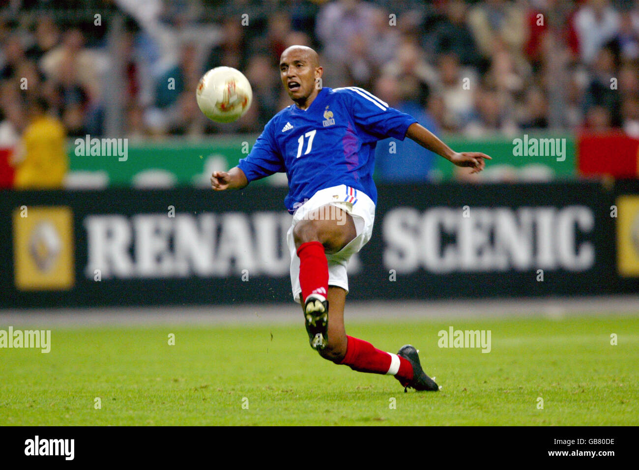 Calcio - Campionati europei 2004 qualificatore - Gruppo uno - Francia / Israele. Olivier Dacourt in Francia contro Israele Foto Stock
