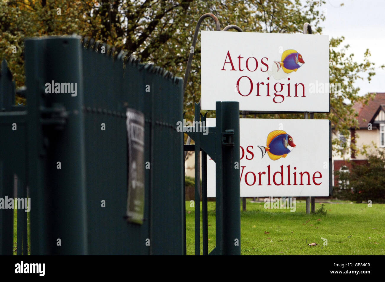 Dati governativi trovati al pub. La sede di Atos Origin a Cannock, Staffordshire. Foto Stock