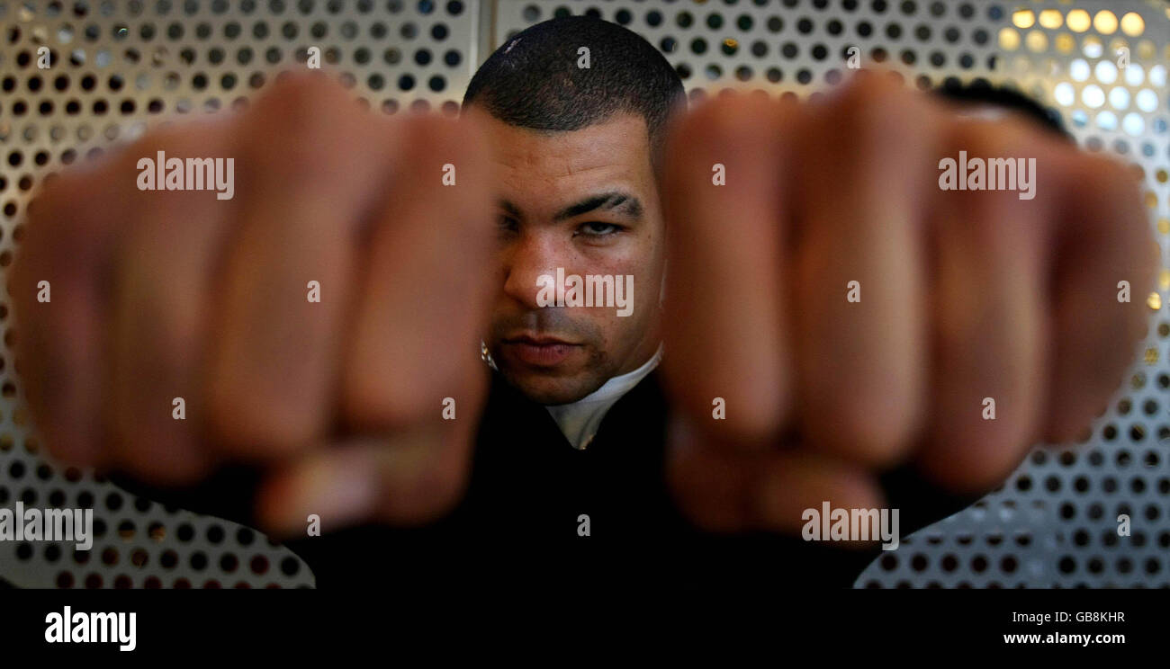 Il pugile Darren Sutherland, vincitore della medaglia di bronzo alle Olimpiadi, durante una conferenza stampa alla Dublin City University, Dublino, Irlanda. Foto Stock