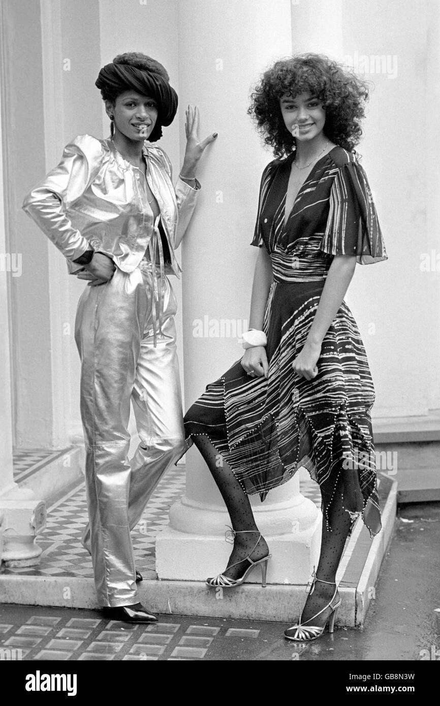 Moda - Thea Porter la collezione inverno - Londra - 1983 Foto Stock