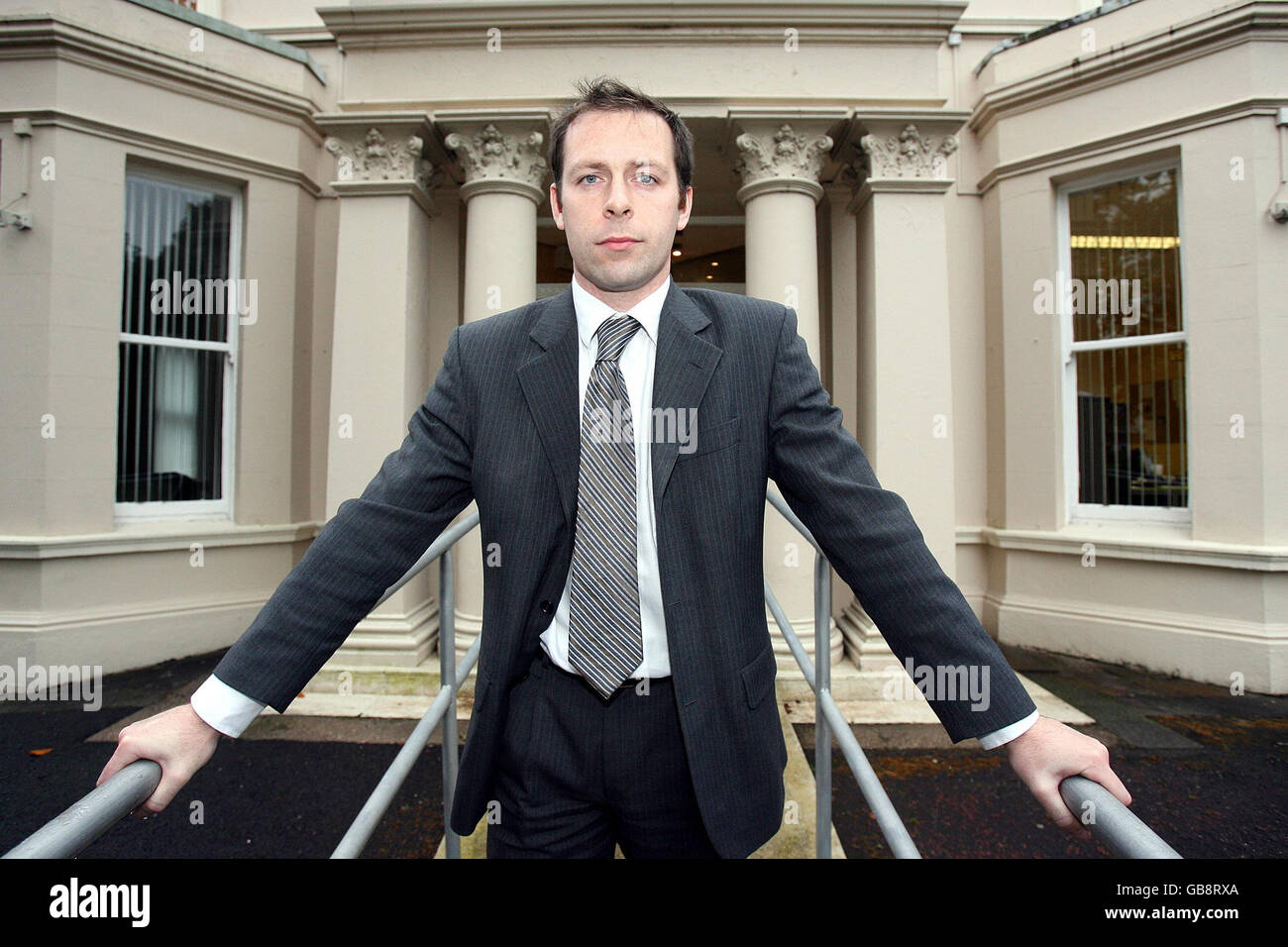 Construction Industry Group NI, Segretario Esecutivo, Ciaran Fox, presso la loro sede centrale a Belfast. Centinaia di costruttori in difficoltà dell'Irlanda del Nord costretti all'estero a trovare lavoro a causa del crollo del mercato immobiliare non ritornano mai, i rappresentanti dell'industria hanno avvertito oggi. Foto Stock